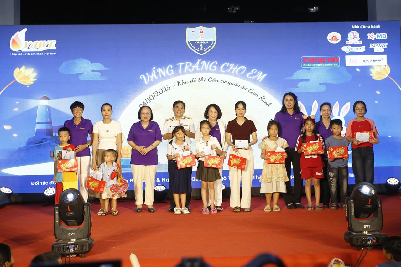 Vùng 4 tổ chức Tết Trung thu "Vầng trăng cho em"