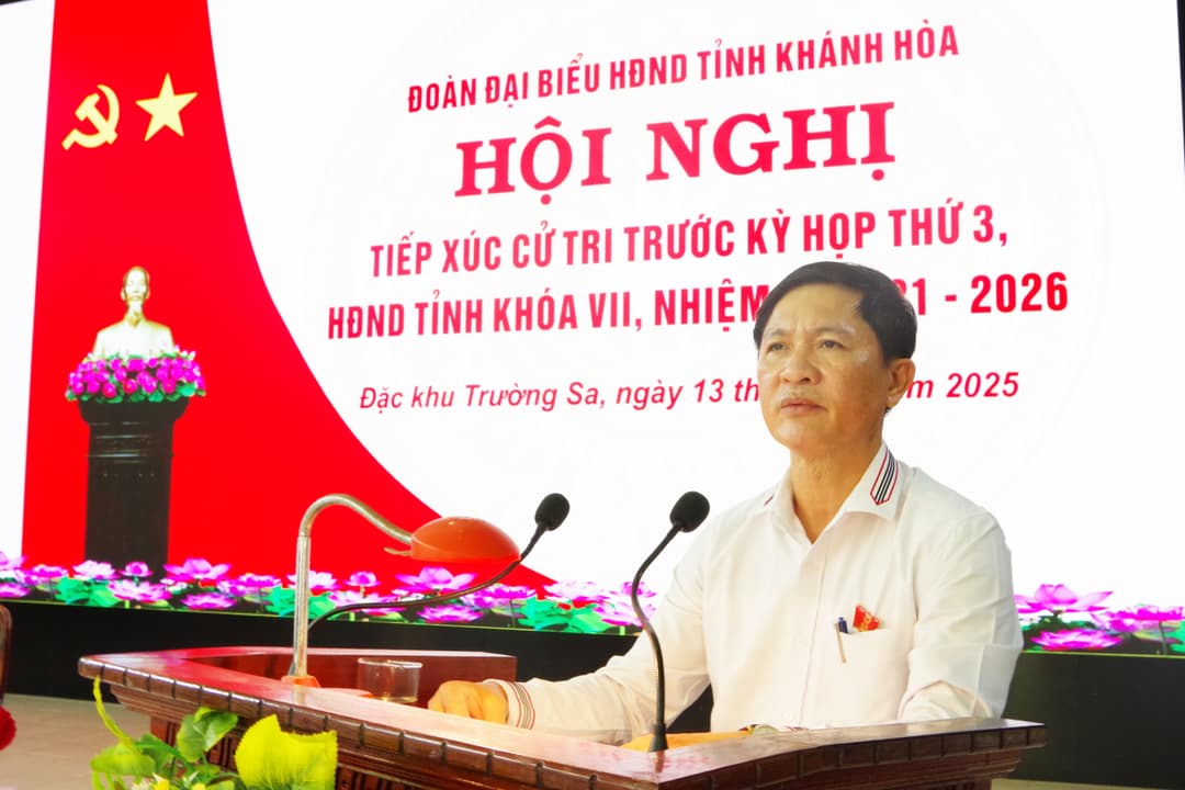 Đại biểu Hội đồng nhân dân tỉnh Khánh Hòa tiếp xúc cử tri đặc khu Trường Sa