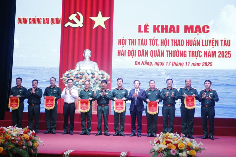 Khai mạc Hội thi tàu tốt, Hội thao huấn luyện tàu Hải đội Dân quân thường trực năm 2025