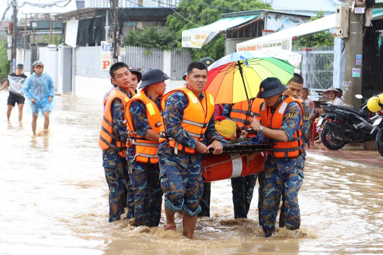 Lữ đoàn 101: Tất cả vì an toàn của nhân dân vùng mưa lũ