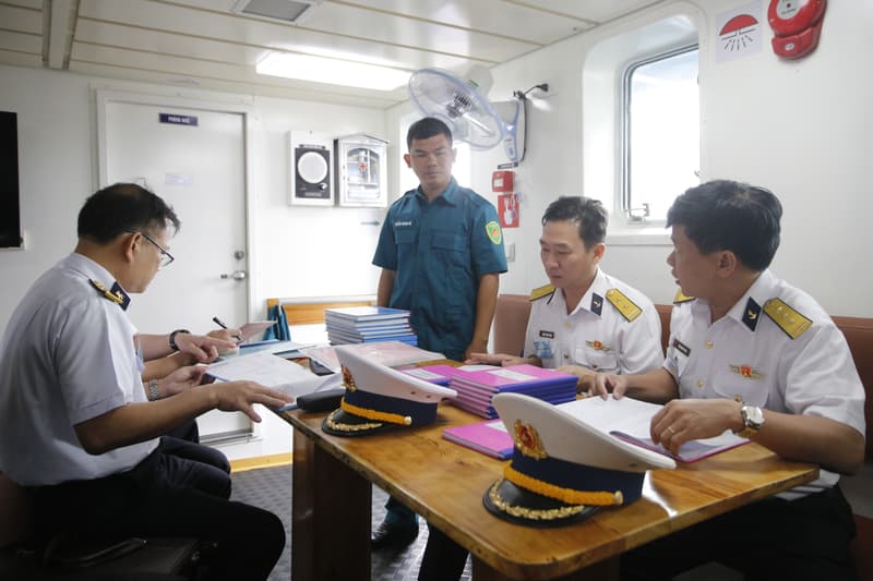 Hội thi tàu tốt, hội thao huấn luyện tàu Hải đội dân quân thường trực kiểm tra tại khu vực Khánh Hoà