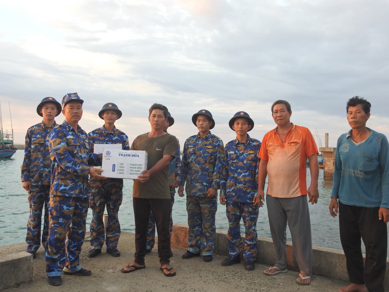 Cán bộ, chiến sĩ Lữ đoàn 146 chủ động ứng phó bão Kalmaegi