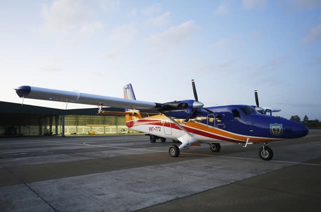 Máy bay DHC-6 tuần tra, kiểm soát chống khai thác hải sản bất hợp pháp, không khai báo và không theo quy định (IUU).