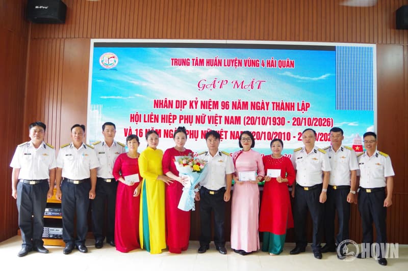 Trung tâm Huấn luyện Vùng 4 Hải quân gặp mặt nhân kỷ niệm 96 năm Ngày thành lập Hội Liên hiệp Phụ nữ Việt Nam