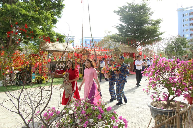 Vùng 4 Hải quân tổ chức Chương trình “Xuân chung tay giữ biển-Tết thắm tình quân dân”