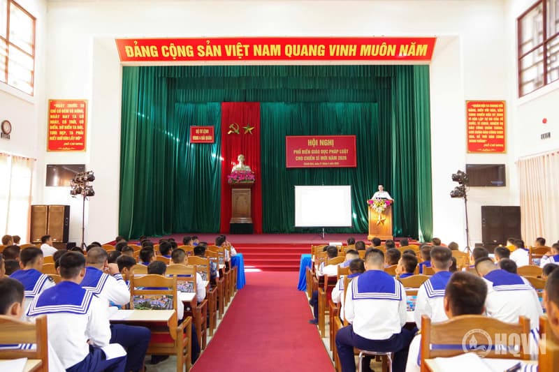 Trung tâm Huấn luyện Vùng 4 phối hợp phổ biến, giáo dục pháp luật