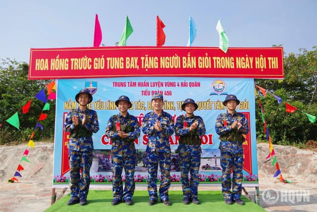 Trung tâm Huấn luyện Vùng 4 kiểm tra “3 tiếng nổ” cho chiến sĩ mới