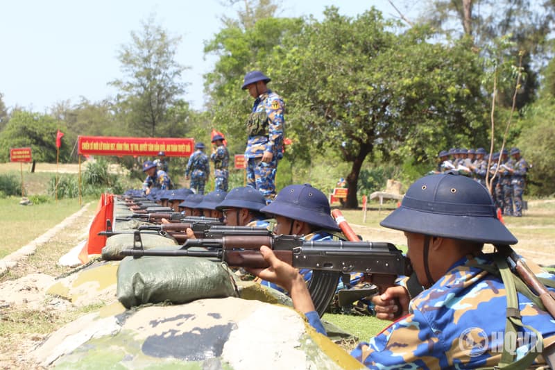 Lữ đoàn 957: Huấn luyện linh hoạt trong mùa nắng nóng
