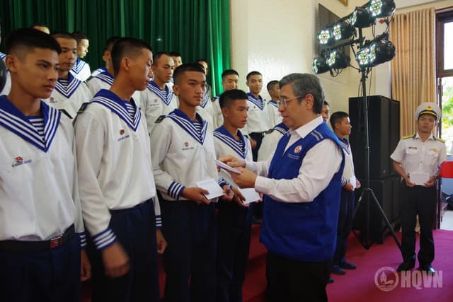 Hội đồng Nghĩa vụ quân sự TP. Hồ Chí Minh thăm, động viên chiến sĩ mới