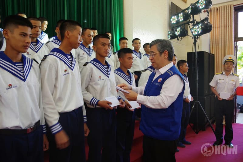 Hội đồng Nghĩa vụ quân sự TP. Hồ Chí Minh thăm, động viên chiến sĩ mới