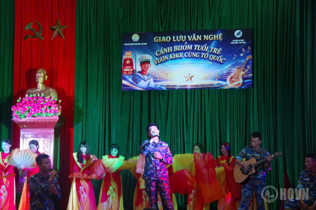 Trung tâm Huấn luyện Vùng 4 giao lưu với Trường Cao đẳng Sư phạm Trung ương Nha Trang