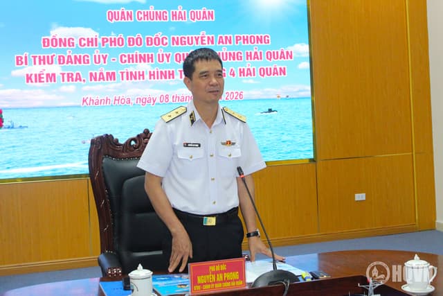 Phó Đô đốc Nguyễn An Phong kiểm tra, nắm tình hình tại Vùng 4 Hải quân
