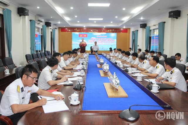 Phó Đô đốc Nguyễn An Phong kiểm tra, nắm tình hình tại Vùng 4 Hải quân