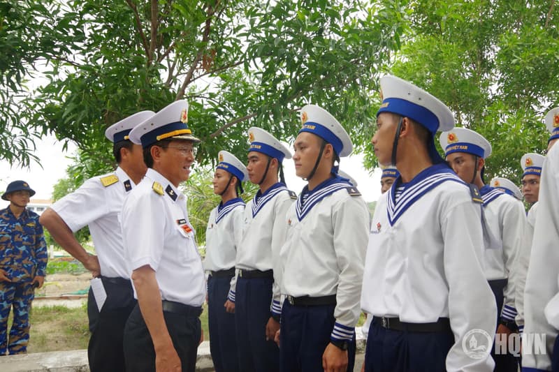 Vùng 4 Hải quân kiểm tra xây dựng đơn vị vững mạnh toàn diện tại Trung tâm Huấn luyện