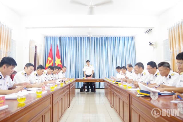 Cục Hậu cần-Kỹ thuật Hải quân kiểm tra tại Trung tâm Bảo đảm Kỹ thuật 719