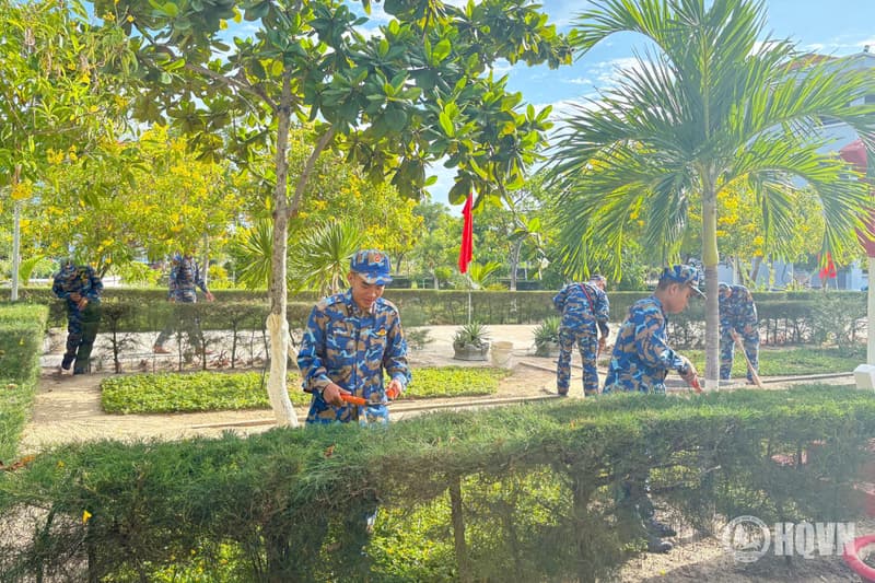 Tuổi trẻ Trung tâm Huấn luyện Vùng 4 thực hiện ngày “Chủ nhật xanh”