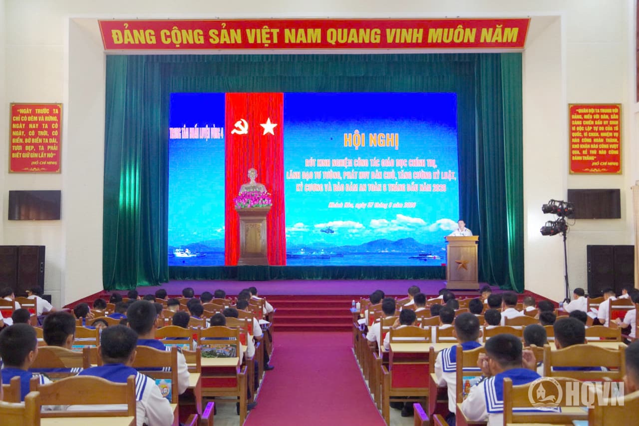 Trung tâm Huấn luyện Vùng 4 rút kinh nghiệm công tác giáo dục chính trị