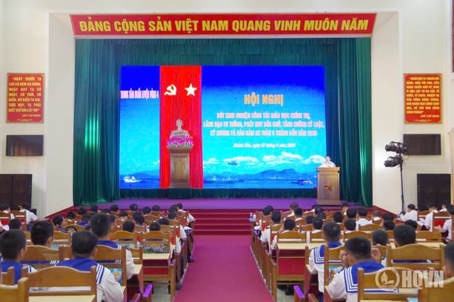 Trung tâm Huấn luyện Vùng 4 rút kinh nghiệm công tác giáo dục chính trị
