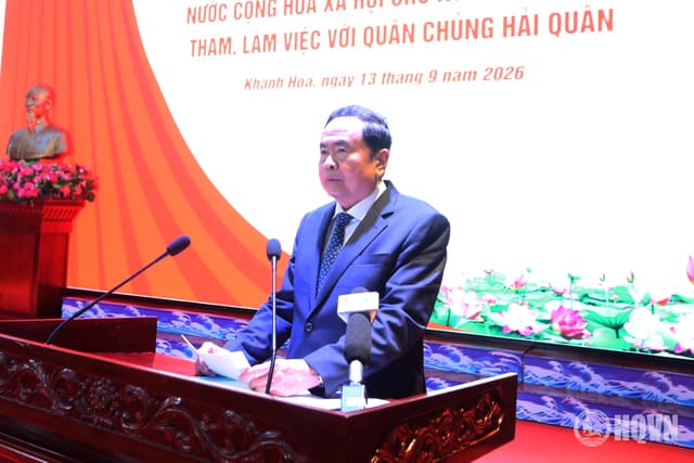 Chủ tịch Quốc hội Trần Thanh Mẫn thăm, làm việc với Quân chủng Hải quân