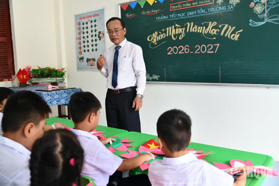 Ngày khai trường ở Trường Sa