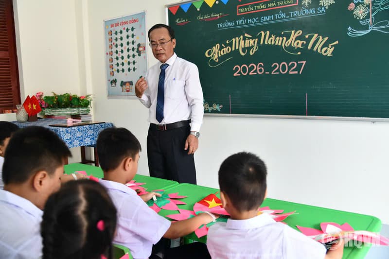 Ngày khai trường ở Trường Sa