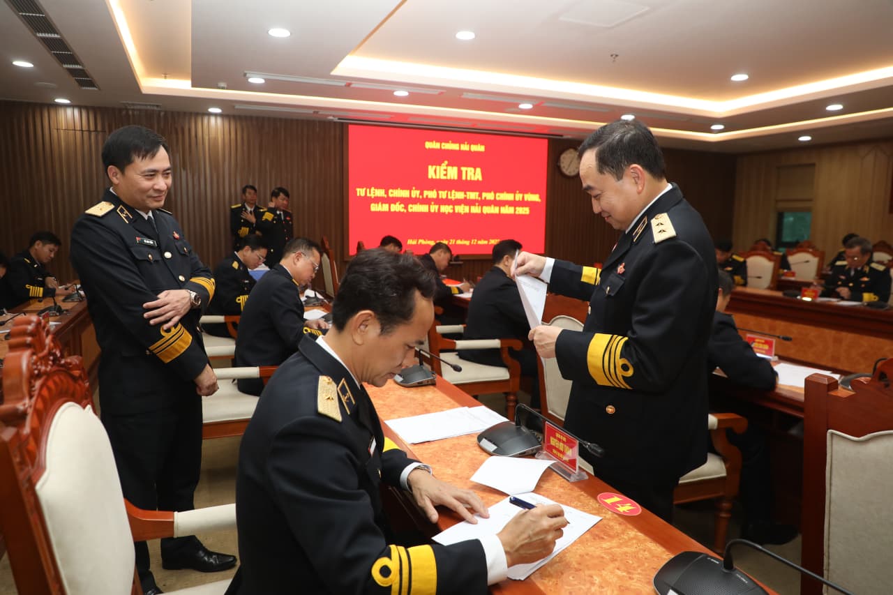 Quân chủng Hải quân kiểm tra cán bộ cấp vùng