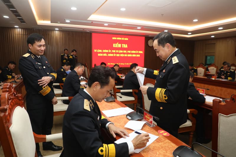 Quân chủng Hải quân kiểm tra cán bộ cấp vùng