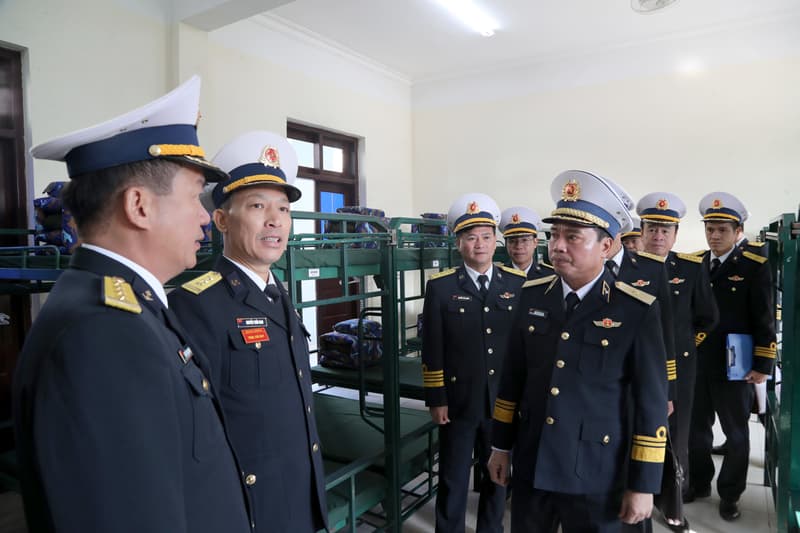 Chuẩn Đô đốc Nguyễn Văn Bách kiểm tra công tác chuẩn bị tập huấn cán bộ năm 2026