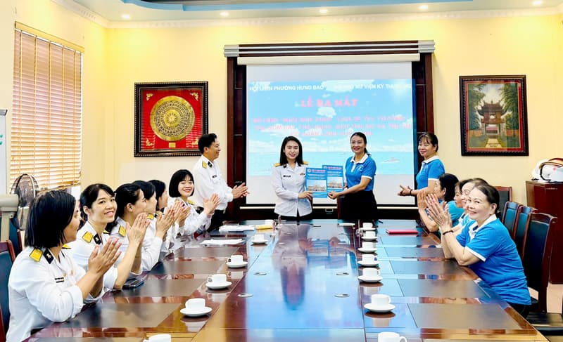 Hội Phụ nữ Viện Kỹ thuật Hải quân ra mắt mô hình “Ngôi nhà xanh - bảo vệ môi trường, chia sẻ yêu thương”