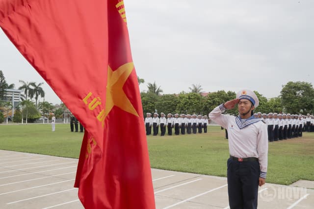 Phó Đô đốc Nguyễn An Phong dự Lễ tuyên thệ chiến sĩ mới tại Lữ đoàn 131