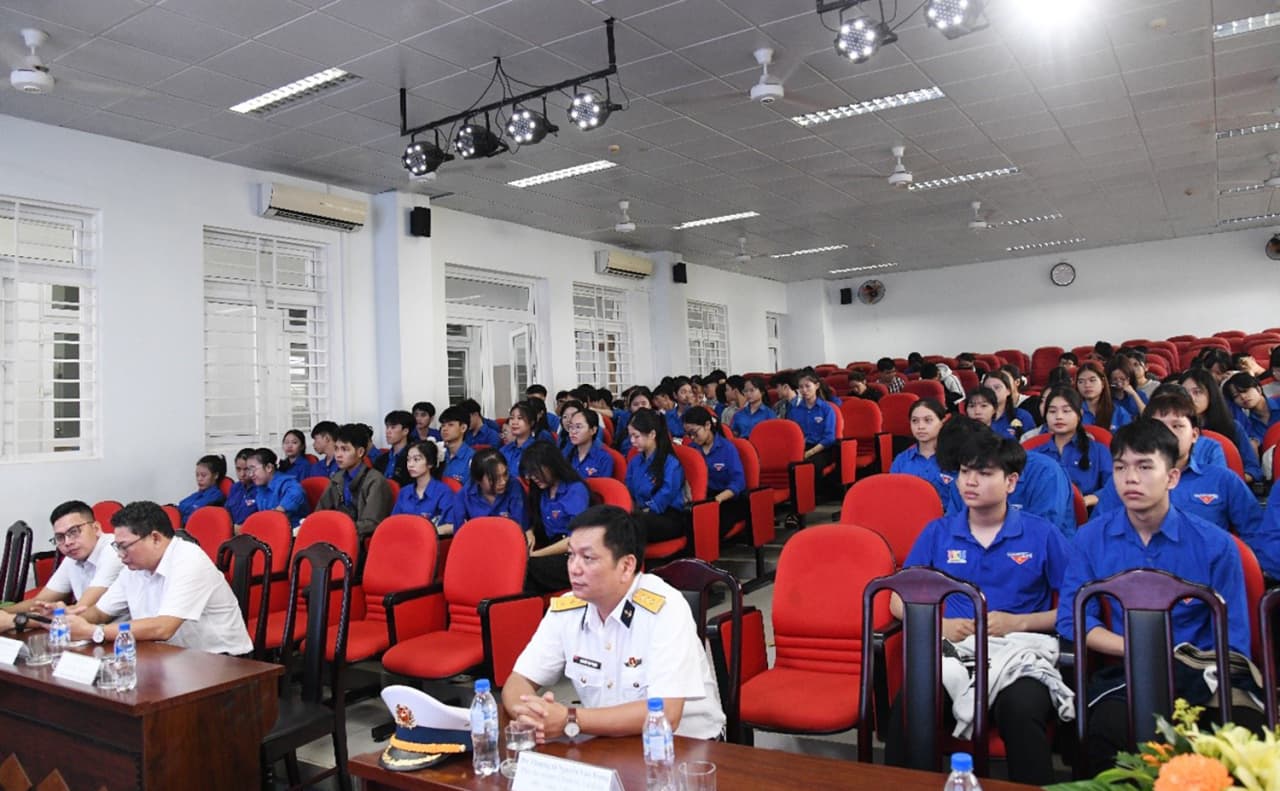 Lữ đoàn 680 thông tin về biển đảo tại Đà Nẵng