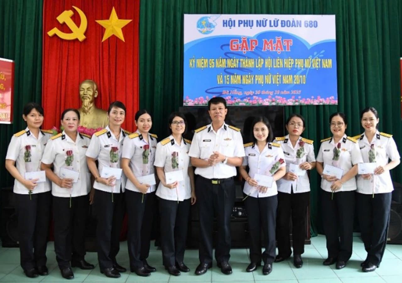 Lữ đoàn 680 gặp mặt kỷ niệm Ngày Phụ nữ Việt Nam 20/10
