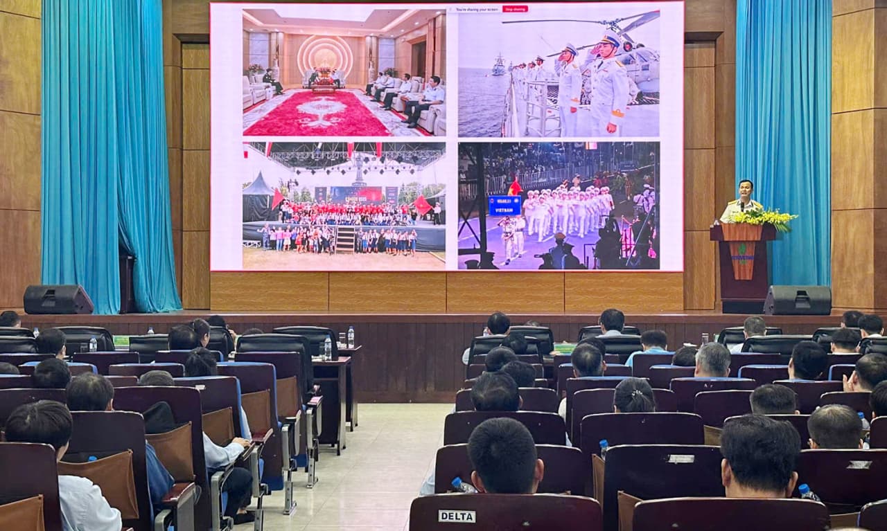 Vùng 3 thông tin về biển đảo tại Công ty Lọc hóa dầu Bình Sơn