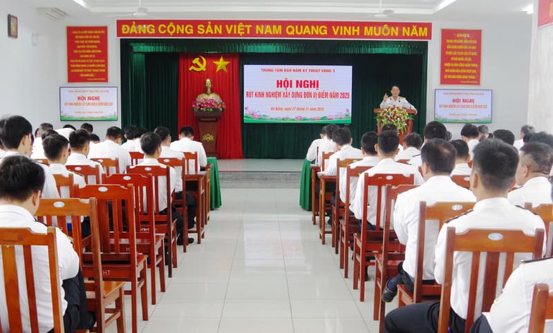 Trung tâm Bảo đảm kỹ thuật Vùng 3 rút kinh nghiệm xây dựng đơn vị điểm