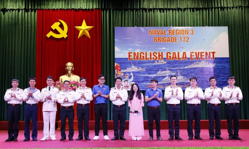Sôi nổi chương trình Gala tiếng Anh ở Lữ đoàn 172