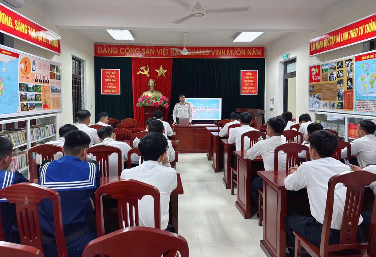 Lữ đoàn 161: Phối hợp tổ chức thi trực tuyến "Tìm hiểu kiến thức về Quân đội nhân dân Việt Nam"