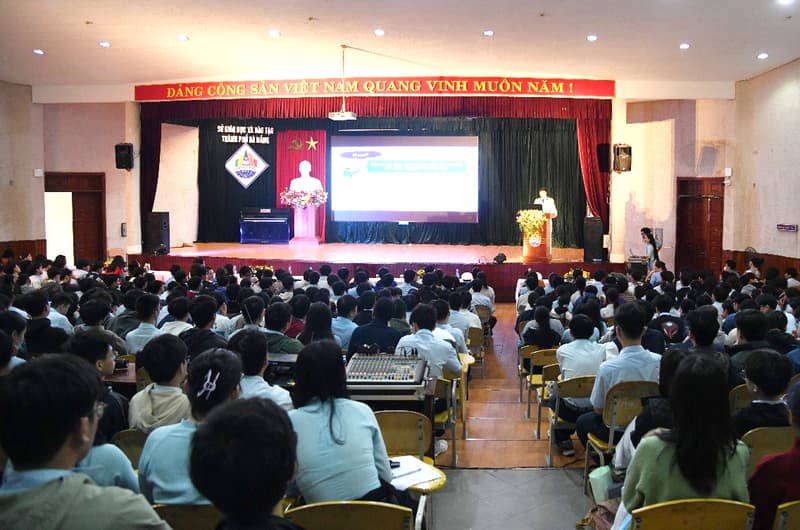 Lữ đoàn 680 tuyên truyền biển đảo tại Đà Nẵng