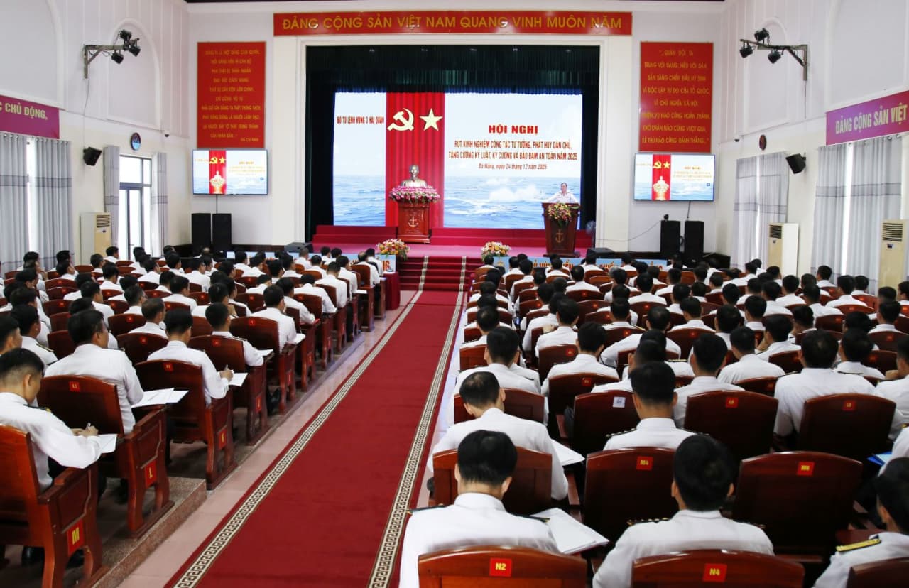 Vùng 3 rút kinh nghiệm công tác tư tưởng, phát huy dân chủ, tăng cường kỷ luật, kỷ cương và bảo đảm an toàn