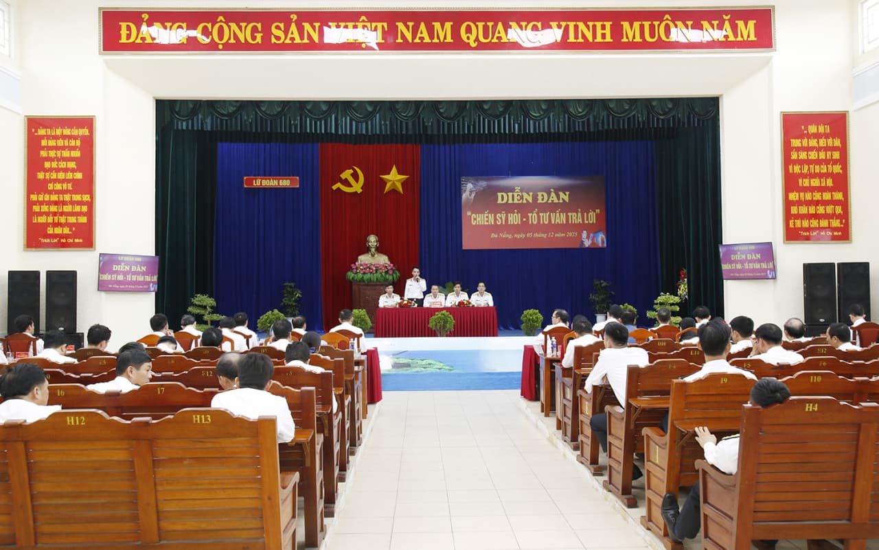 Diễn đàn “Chiến sĩ hỏi - Tổ tư vấn trả lời” ở Lữ đoàn 680