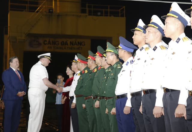 Đoàn tàu Hải quân Hoa Kỳ thăm thành phố Đà Nẵng