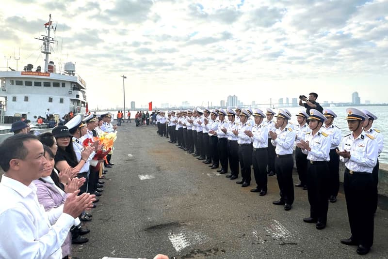 Kết thúc hải trình đi thăm, chúc tết quân dân đặc khu Cồn Cỏ và Lý Sơn