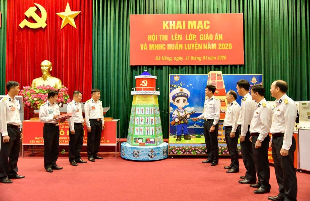 Lữ đoàn 172: Khai mạc hội thi lên lớp, giáo án, mô hình học cụ