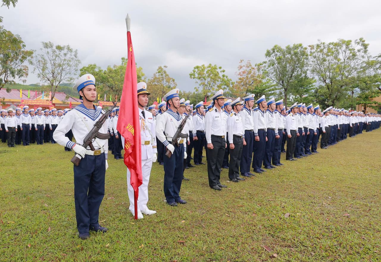 Các đơn vị Hải quân khu vực Đà Nẵng khai mạc huấn luyện chiến sĩ mới năm 2026