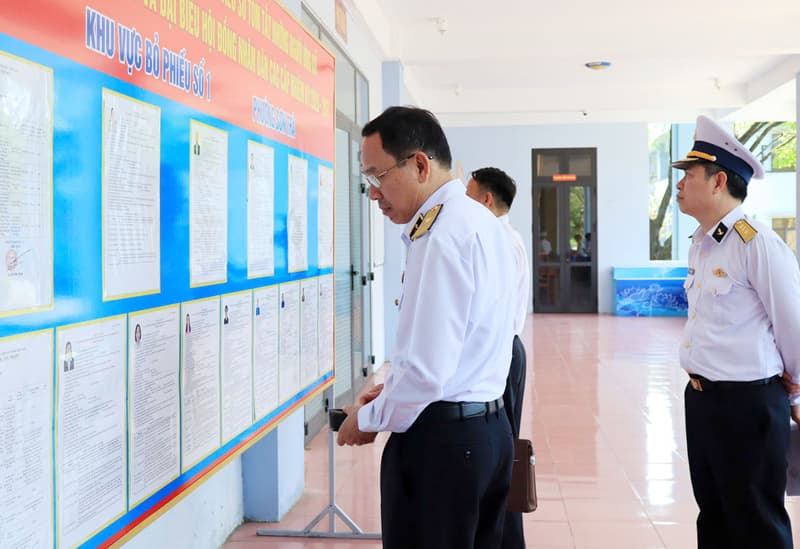 Cục Chính trị Hải quân kiểm tra công tác chuẩn bị bầu cử tại Vùng 3