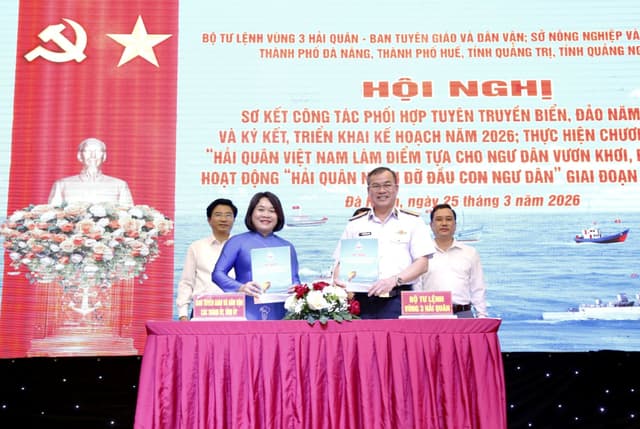 Vùng 3 Hải quân và các tỉnh, thành miền Trung thực hiện hiệu quả công tác phối hợp tuyên truyền biển đảo