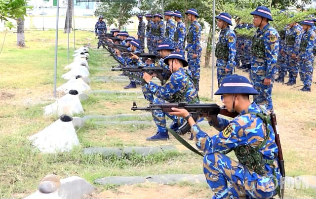Chiến sĩ mới Lữ đoàn Công binh 83 say sưa luyện rèn