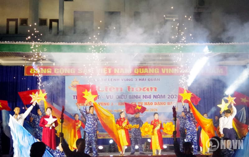 Sôi nổi  “Tiếng hát - Vũ điệu binh nhì” của những người lính trẻ