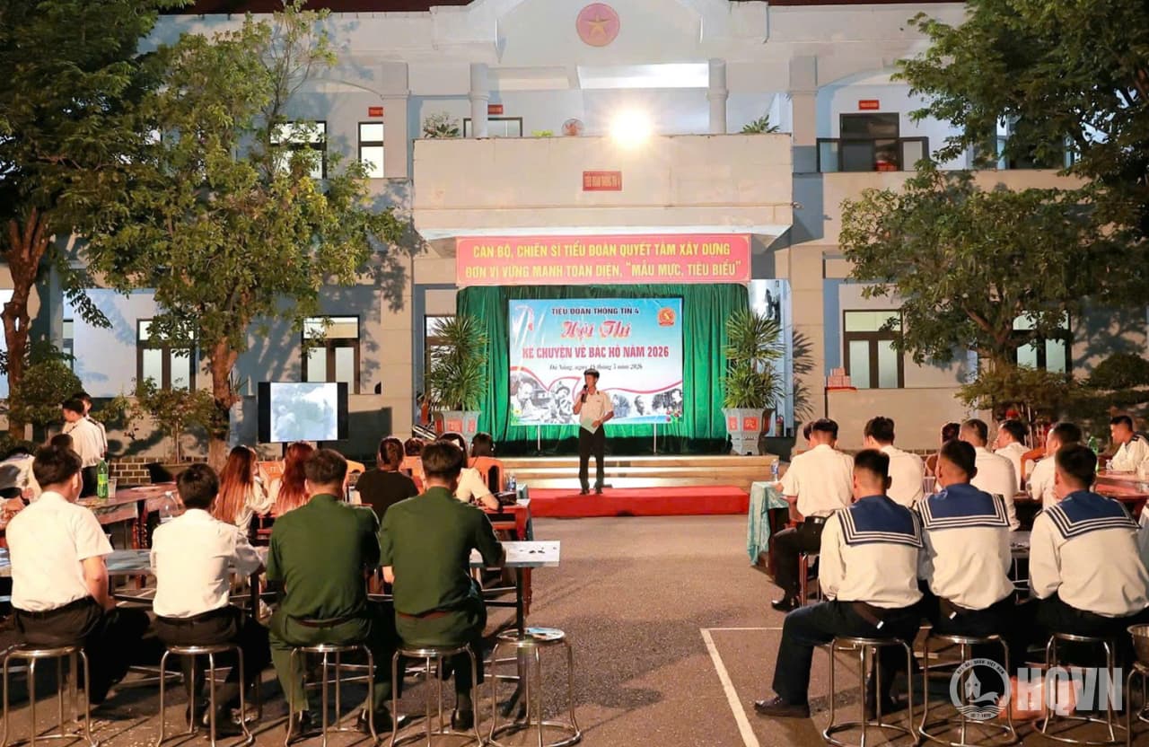 Lính thông tin Vùng 3 thi kể chuyện về Bác Hồ