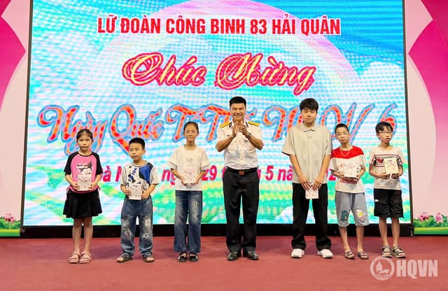 Lữ đoàn 83 gặp mặt Tết thiếu nhi 1/6
