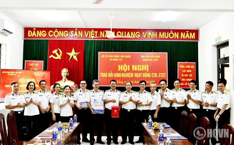 Lữ đoàn 172 và Khoa CTĐ, CTCT Học viện Hải quân tổ chức trao đổi chuyên môn